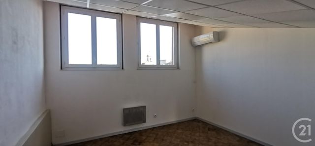 Appartement F3 à louer - 3 pièces - 60.0 m2 - PEZENAS - 34 - LANGUEDOC-ROUSSILLON - Century 21 Agi Immobilier