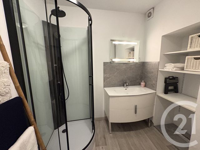 Appartement F2 à vendre - 2 pièces - 43.22 m2 - PEZENAS - 34 - LANGUEDOC-ROUSSILLON - Century 21 Agi Immobilier