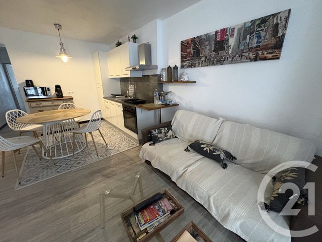 Appartement F2 à vendre - 2 pièces - 43.22 m2 - PEZENAS - 34 - LANGUEDOC-ROUSSILLON - Century 21 Agi Immobilier