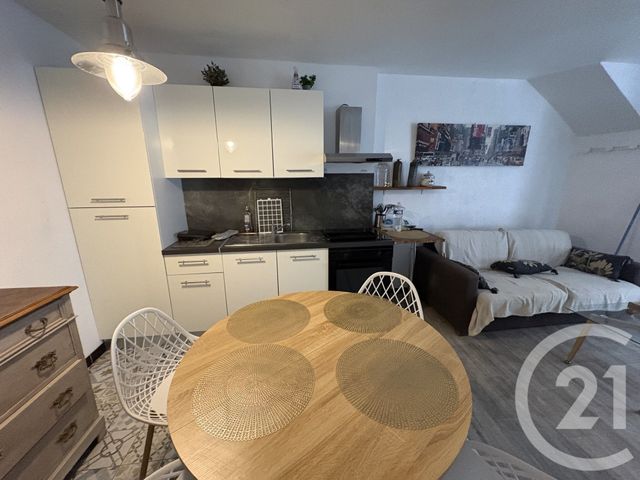 Appartement F2 à vendre - 2 pièces - 43.22 m2 - PEZENAS - 34 - LANGUEDOC-ROUSSILLON - Century 21 Agi Immobilier