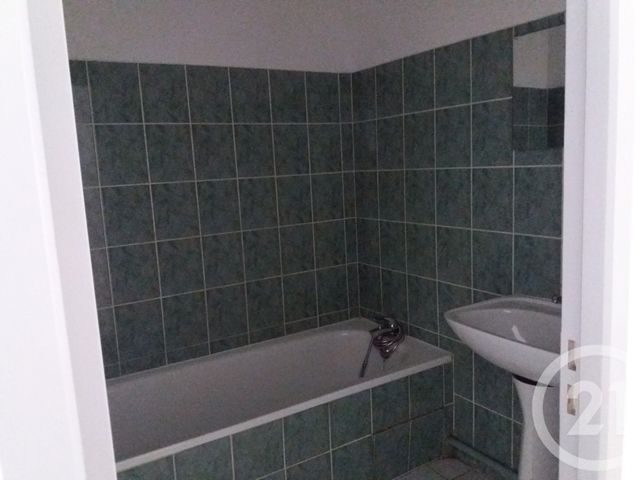 Appartement F4 à louer - 4 pièces - 82.0 m2 - PEZENAS - 34 - LANGUEDOC-ROUSSILLON - Century 21 Agi Immobilier