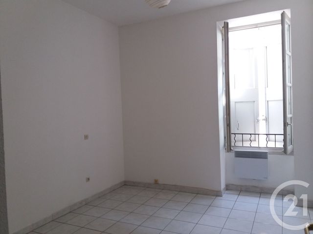 Appartement F4 à louer - 4 pièces - 82.0 m2 - PEZENAS - 34 - LANGUEDOC-ROUSSILLON - Century 21 Agi Immobilier