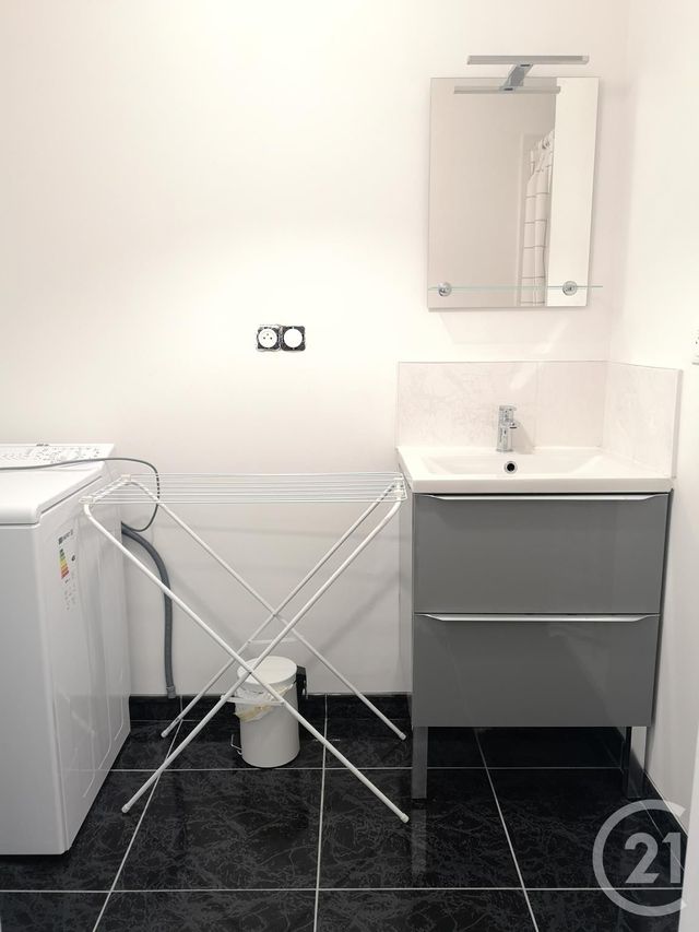 Appartement F1 à louer - 2 pièces - 33.3 m2 - POMEROLS - 34 - LANGUEDOC-ROUSSILLON - Century 21 Agi Immobilier