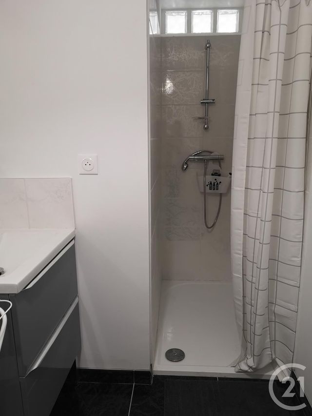 Appartement F1 à louer - 2 pièces - 33.3 m2 - POMEROLS - 34 - LANGUEDOC-ROUSSILLON - Century 21 Agi Immobilier