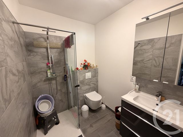 Appartement F3 à vendre - 3 pièces - 44.1 m2 - PEZENAS - 34 - LANGUEDOC-ROUSSILLON - Century 21 Agi Immobilier