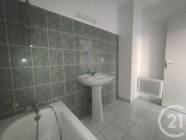 Appartement F3 à louer - 3 pièces - 69.0 m2 - PEZENAS - 34 - LANGUEDOC-ROUSSILLON - Century 21 Agi Immobilier