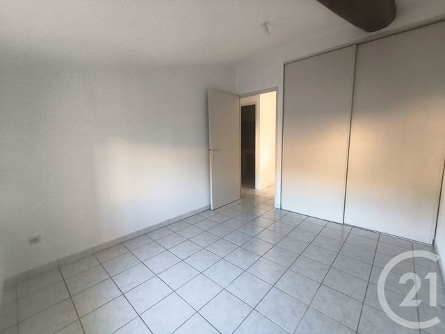 Appartement F3 à louer - 3 pièces - 69.0 m2 - PEZENAS - 34 - LANGUEDOC-ROUSSILLON - Century 21 Agi Immobilier