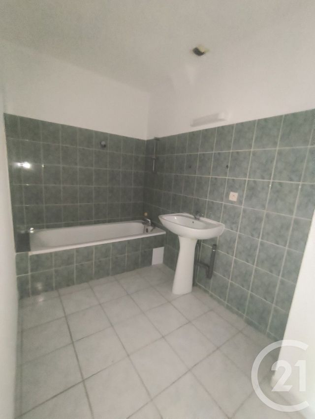 Appartement F3 à louer - 3 pièces - 69.0 m2 - PEZENAS - 34 - LANGUEDOC-ROUSSILLON - Century 21 Agi Immobilier