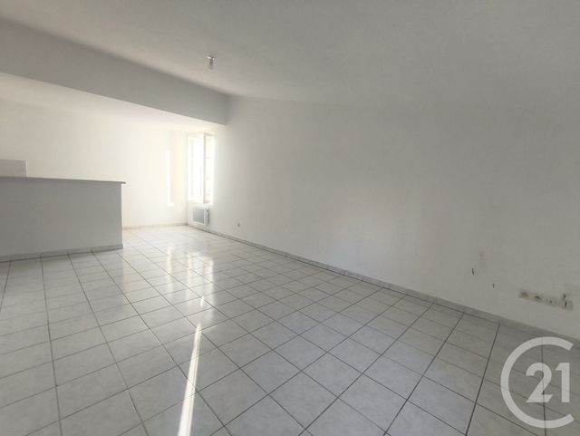 Appartement F3 à louer - 3 pièces - 69.0 m2 - PEZENAS - 34 - LANGUEDOC-ROUSSILLON - Century 21 Agi Immobilier